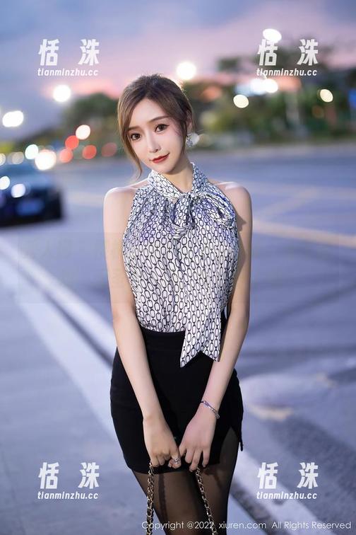 秀人网 - 樱桃小犊子的泳装合集，光影游戏，无圣光入场，准备好了吗？