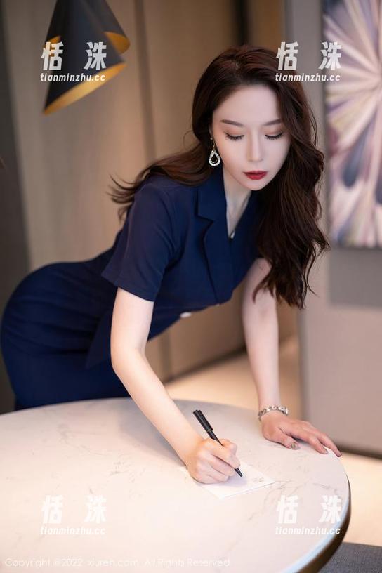 秀人网 - 黑色迷雾中的王馨瑶yanni——合集别错过，下载无负担，嘿嘿！