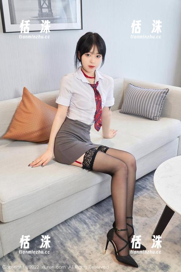 秀人网 - 邹晶晶女王的图包：比基尼，咱们来聊聊这条光滑的边缘。