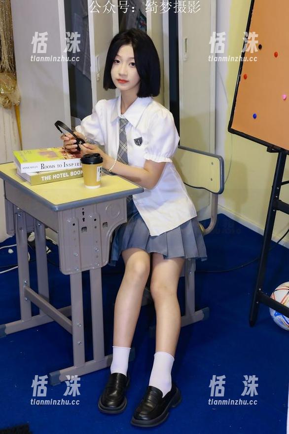 绮梦摄影 - 作品在这里，称为月月的全套瑜伽，当然，伴随一丝胡思乱想。