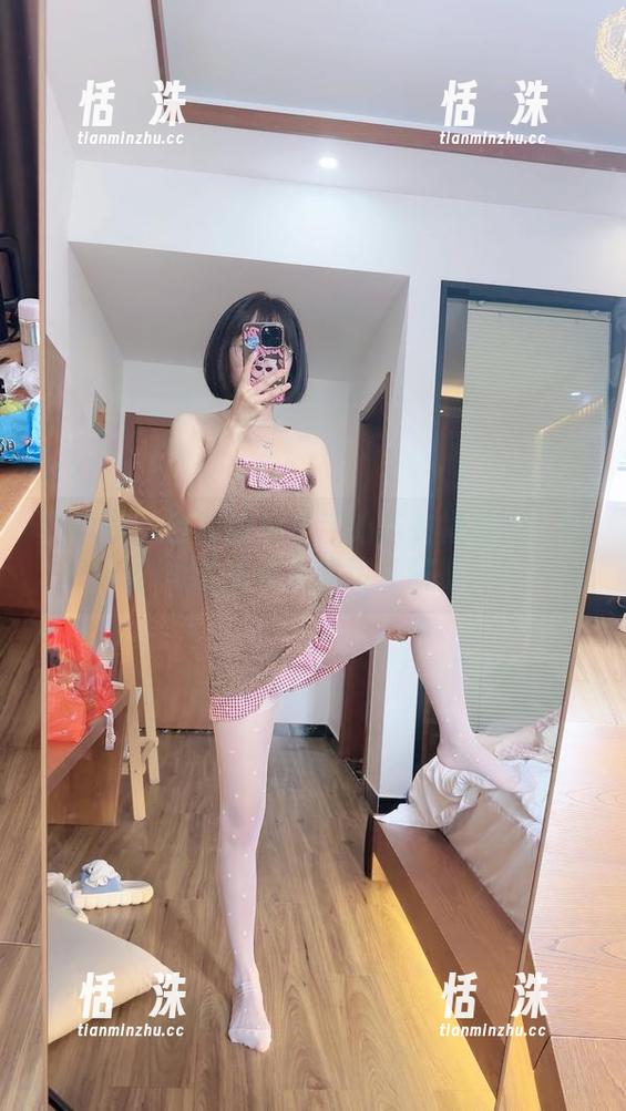 微密圈 - 胜利的小生活的连衣裙私拍：衣橱里的暴走大节目开演啦！