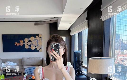 脸红Dearie 微密圈 - 开放免费观展:脸红Dearie教你如何优雅地做个“秘书”。