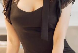 花漾show – 虽然名字也很简单，周大萌的女友福利图包，却让我脑补出好多脱线的剧情，完美演绎啊。