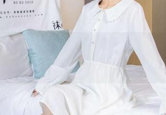袜啵啵 – 甜甜圈的马丁靴写真，果然是有个性！原图在此，不看亏大了！