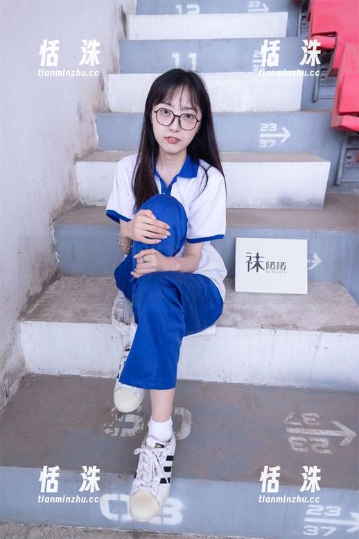 袜啵啵 - 薄肉丝图集——甜甜圈的脚尖加固之旅，谁说不能有点小骚动