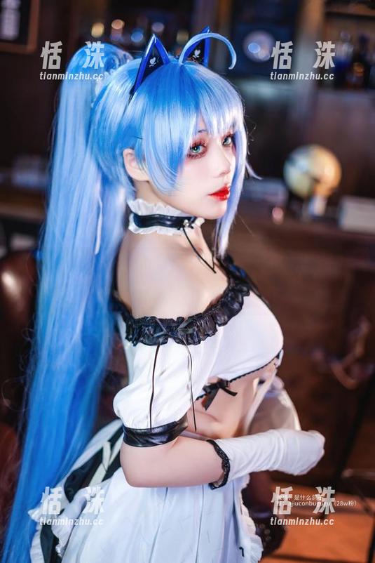 看！阿九从不咕咕的网盘里竟藏着克洛琳德的写真！