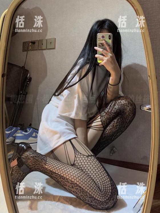 微密圈 - 福利不止一点点，陈佩奇的丝袜写真竟然让人心痒痒