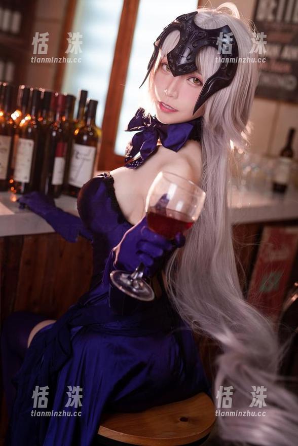 精选写真：青青子Js和她，双人行的醉人画面，分分钟让你想入非非。