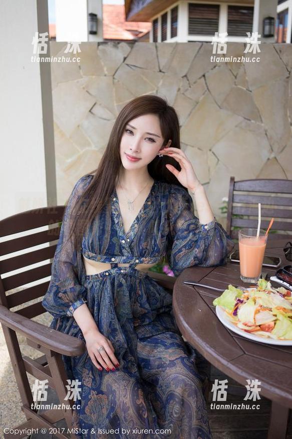 魅妍社 - 在线聚焦！赵欢颜Jessica海边的原图秀，海浪似乎也钟意她。