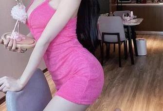 微密圈 – 每一张美图都像是意外的祝福，黎允熙baby和她的红色蕾丝图包，太有感染力！