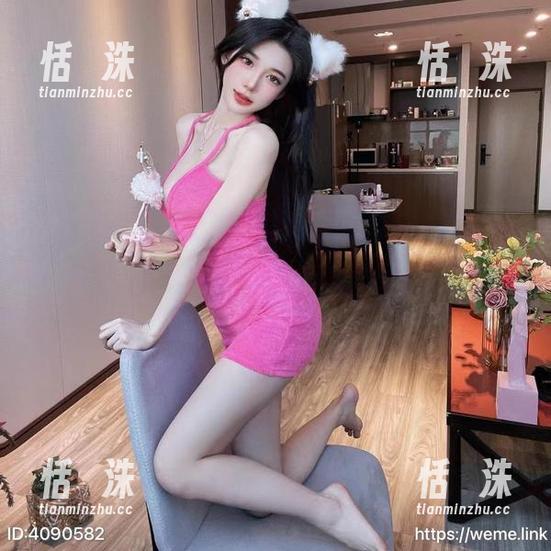 微密圈 - 每一张美图都像是意外的祝福，黎允熙baby和她的红色蕾丝图包，太有感染力！